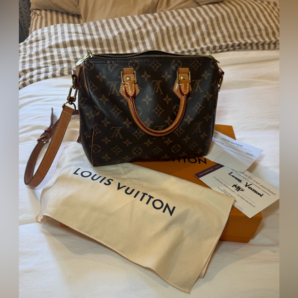 Louis Vuitton Classic Monogram Speedy Bandoulière 25